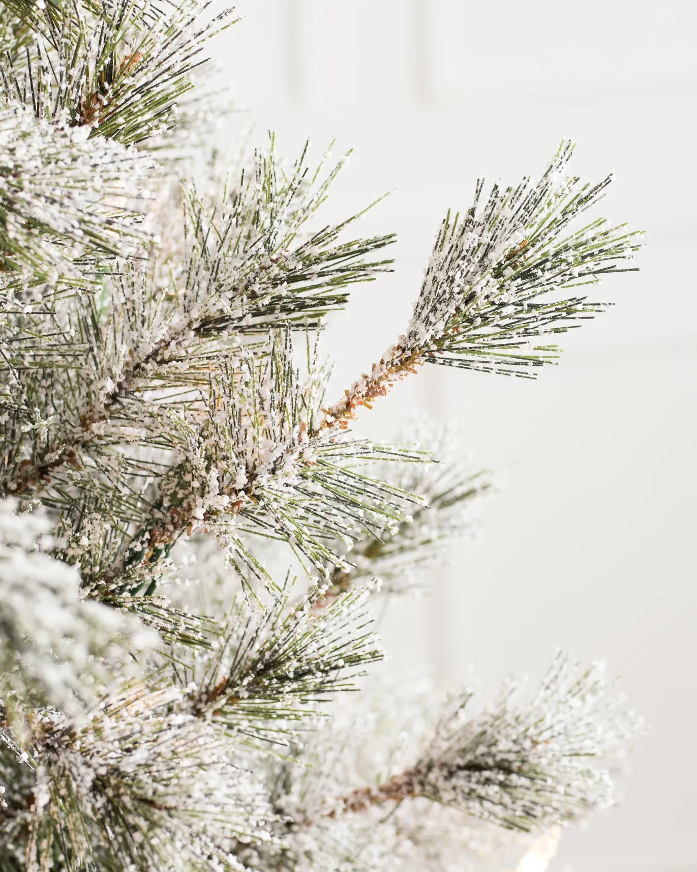 Sapins de Noël artificiels enneigés Alsaciens